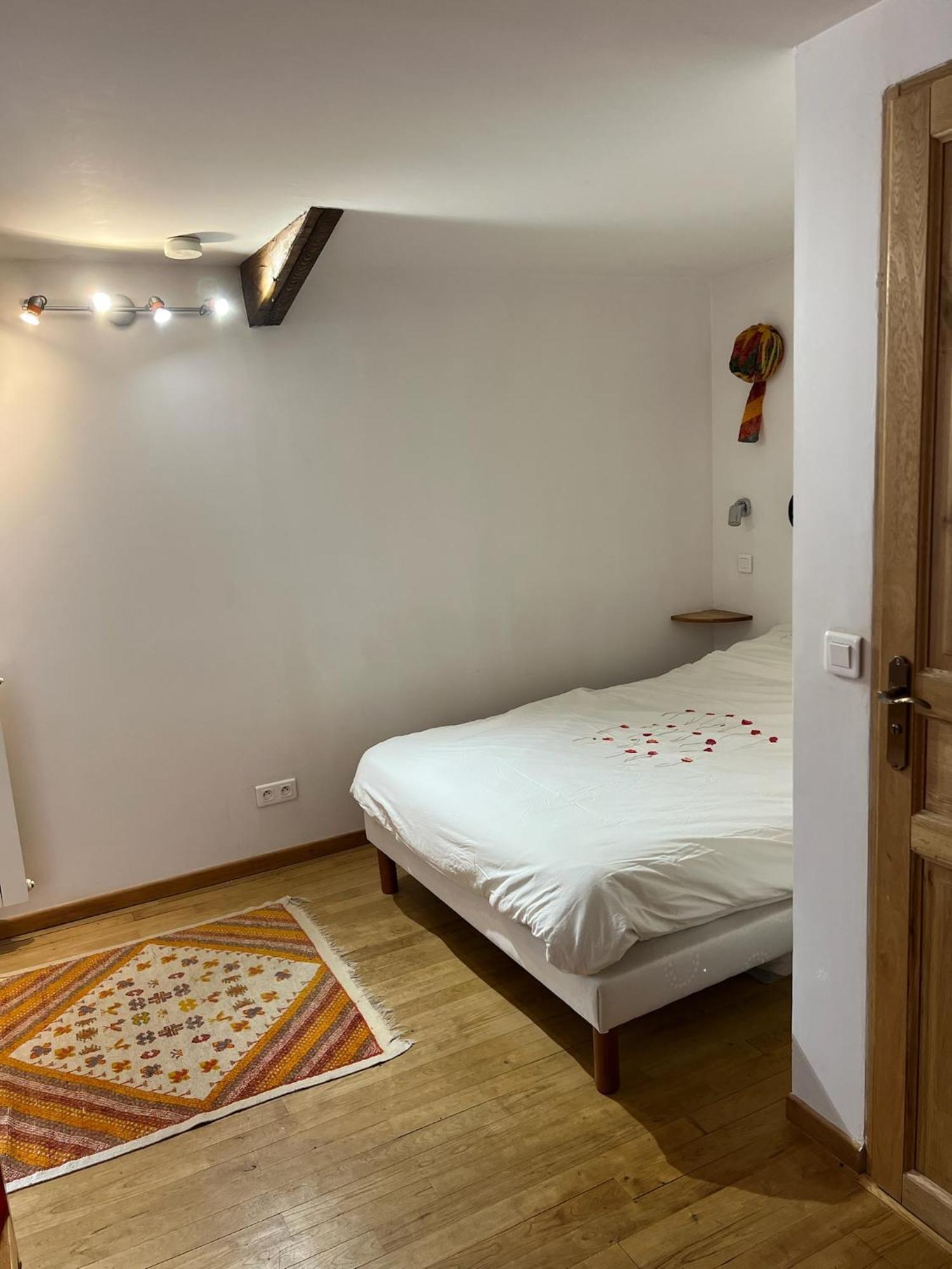 Les Garennes Hotel Saint-Uze ภายนอก รูปภาพ